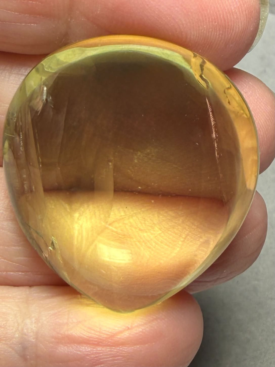 Teardrop 34x31mm Lemon Quartz Cabochon 06