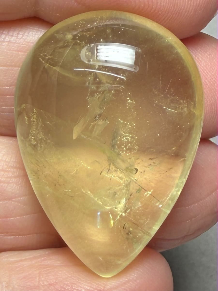 Teardrop 33x23mm Lemon Quartz Cabochon 13