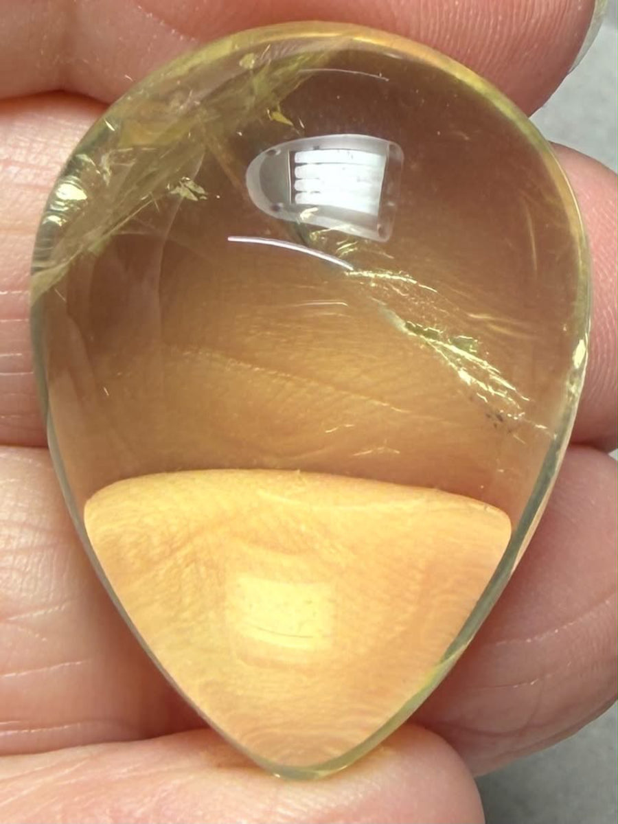 Teardrop 31x23mm Lemon Quartz Cabochon 22