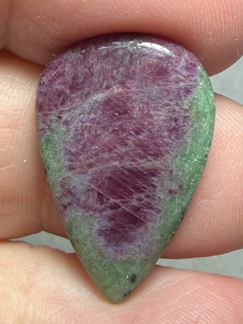 Teardrop 25x16mm Ruby Zoisite Cabochon 22
