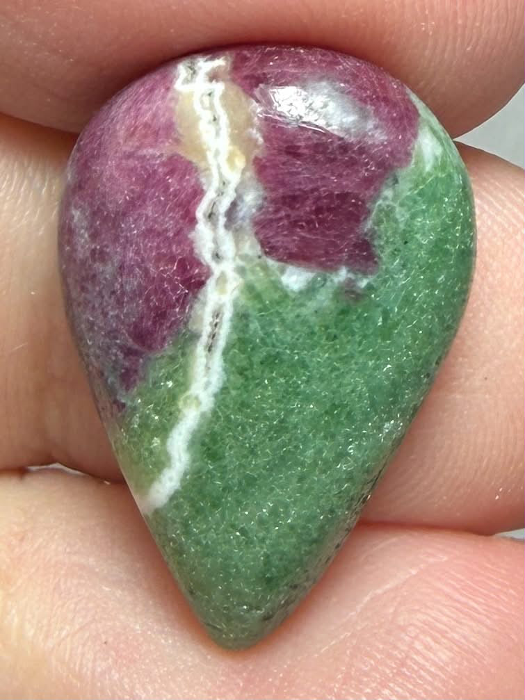 Teardrop 23x15mm Ruby Zoisite Cabochon 23