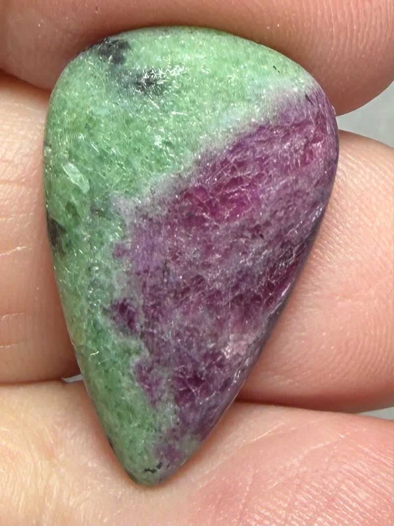 Teardrop 25x16mm Ruby Zoisite Cabochon 24