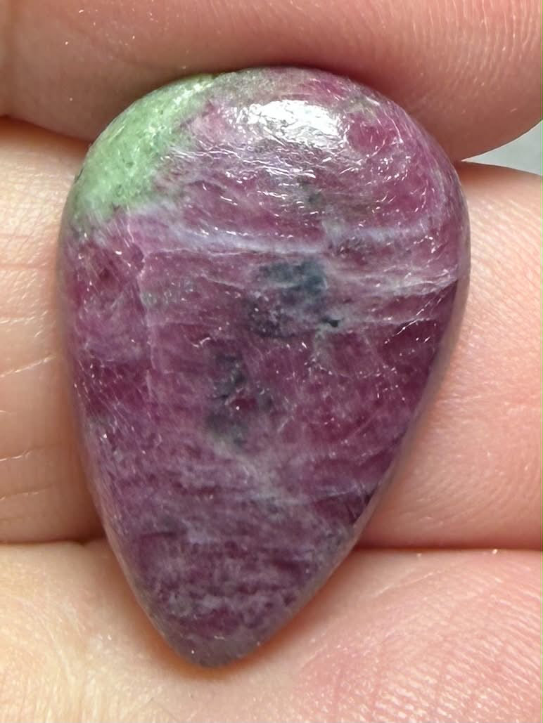 Teardrop 23x16mm Ruby Zoisite Cabochon 39