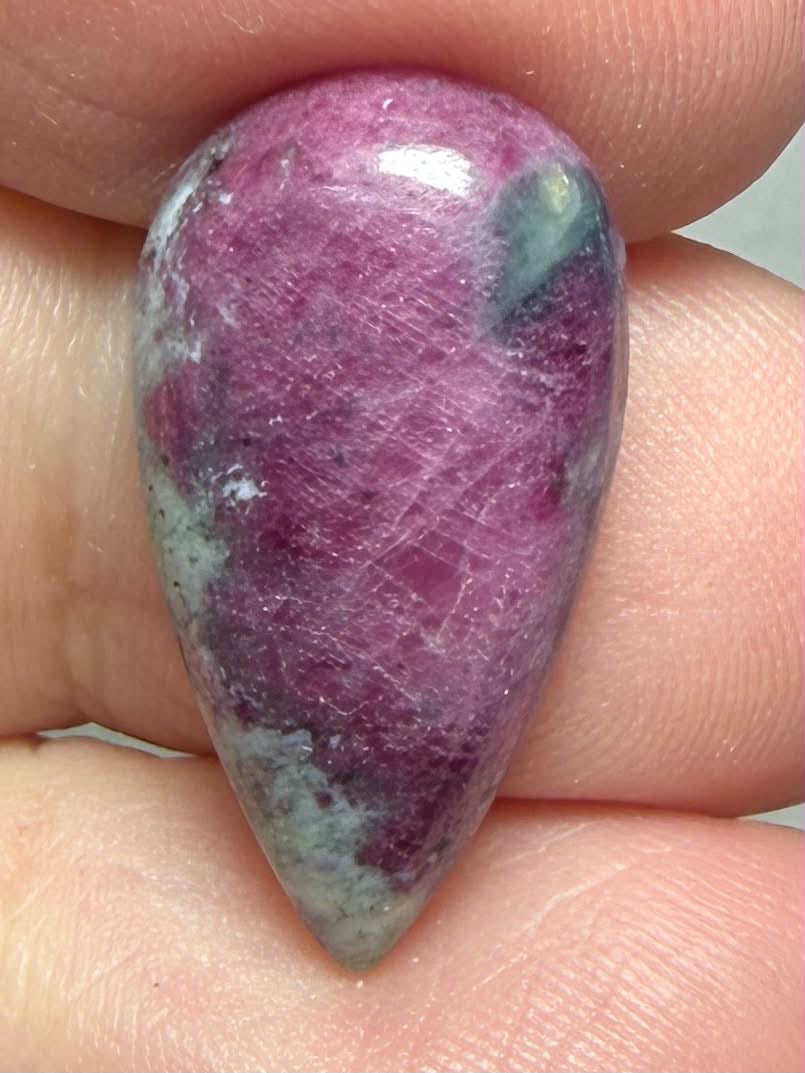 Teardrop 23x12mm Ruby Zoisite Cabochon 40