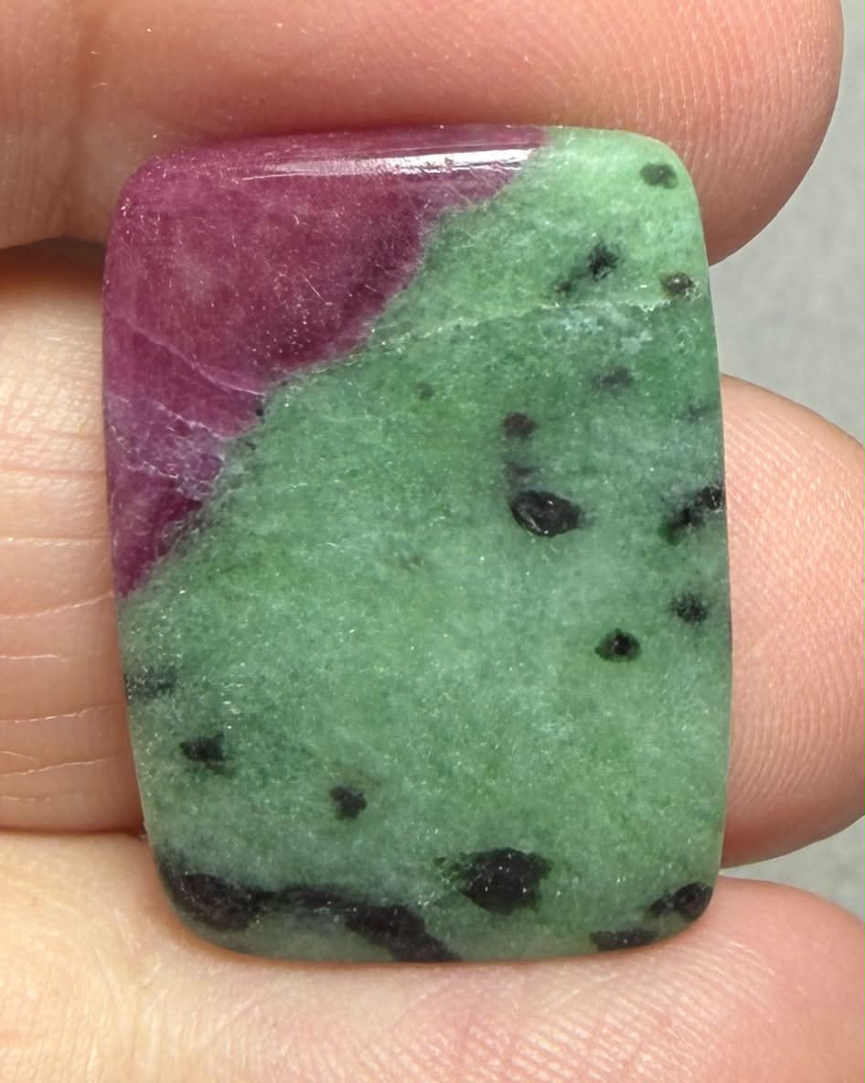 Rectangle 25x18mm Ruby Zoisite Cabochon 49