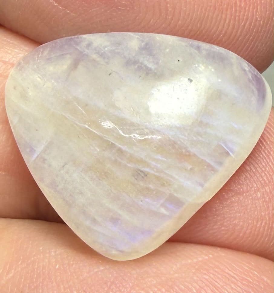 Teardrop 17x20mm Rainbow Moonstone Cabochon 126