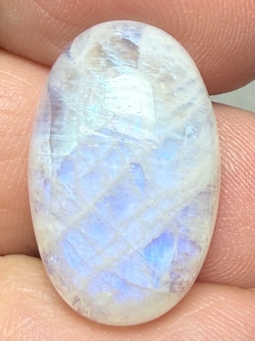 Oval 22x14mm Rainbow Moonstone Cabochon 129
