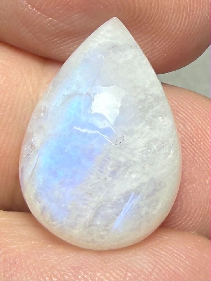 Teardrop 20x14mm Rainbow Moonstone Cabochon 134