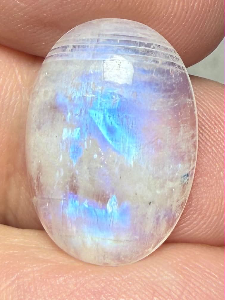 Oval 19x13mm Rainbow Moonstone Cabochon 137
