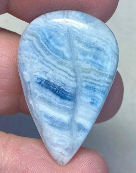 Teardrop 34x22mm Scheelite Cabochon 06