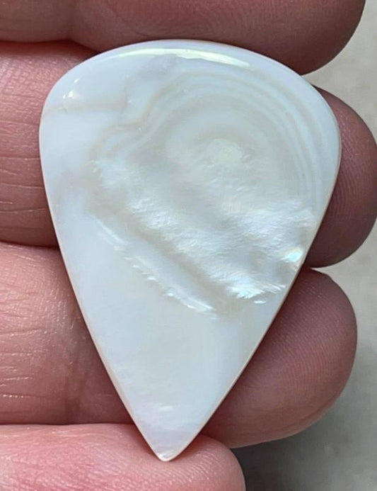 Teardrop 34x24mm Mother of Pearl Cabochon 03