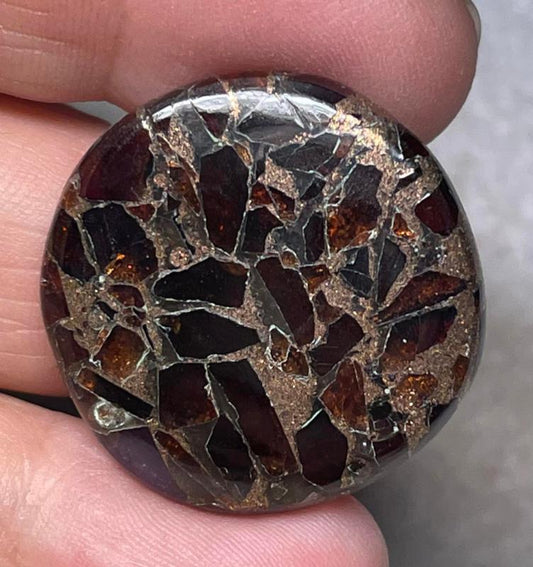 Round 29x29mm Mohave Garnet Cabochon 08