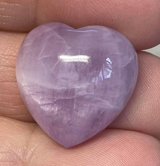Heart 21x21mm Kunzite Cabochon 07
