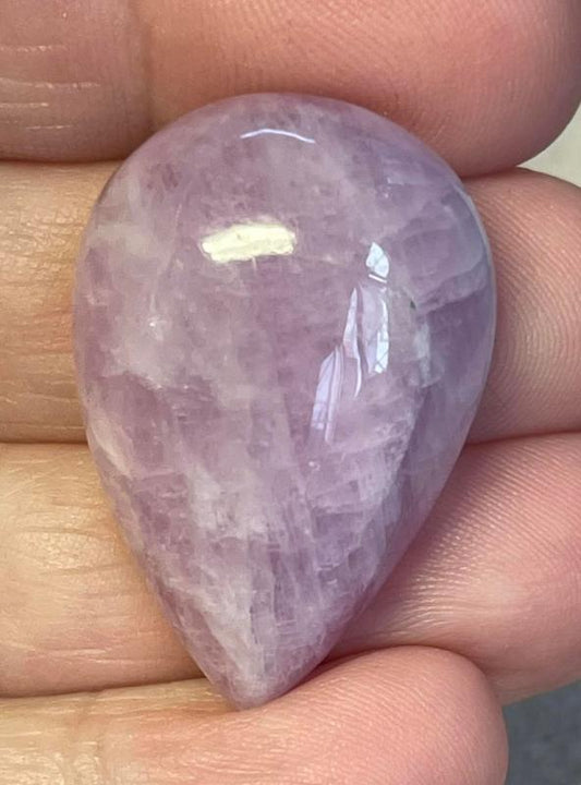 Teardrop 33x22mm Kunzite Cabochon 08