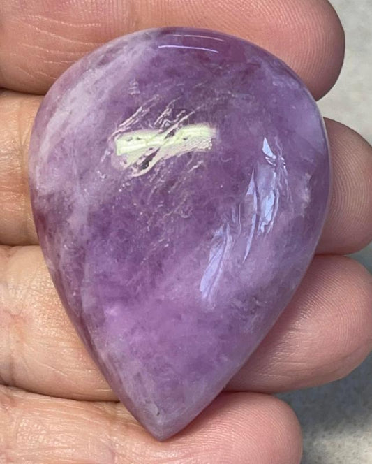 Teardrop 46x34mm Kunzite Cabochon 18