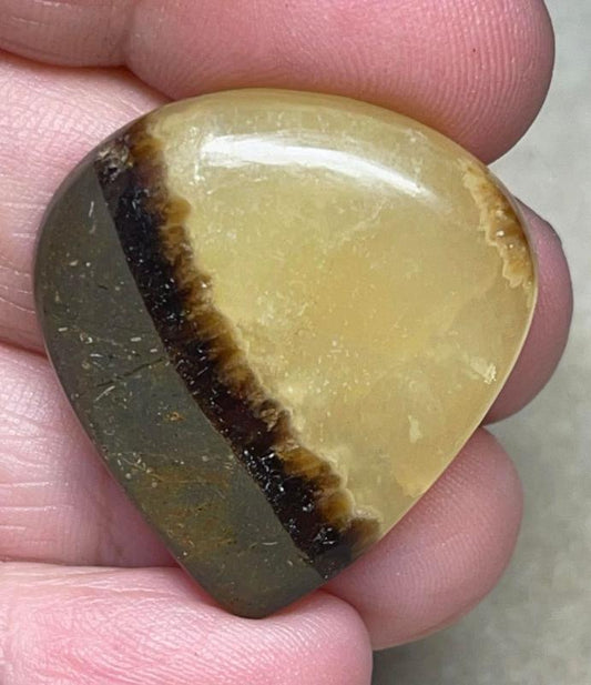 Teardrop 30x28mm Septarian Cabochon 20