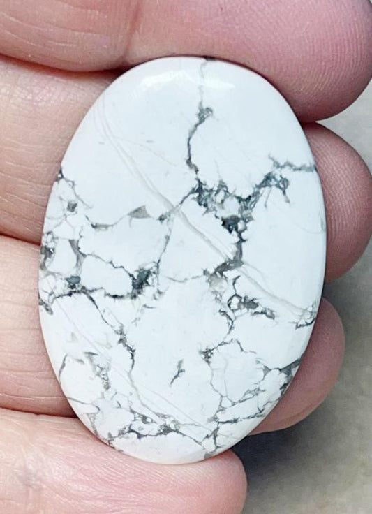 Oval 40x27mm Howlite Cabochon 04