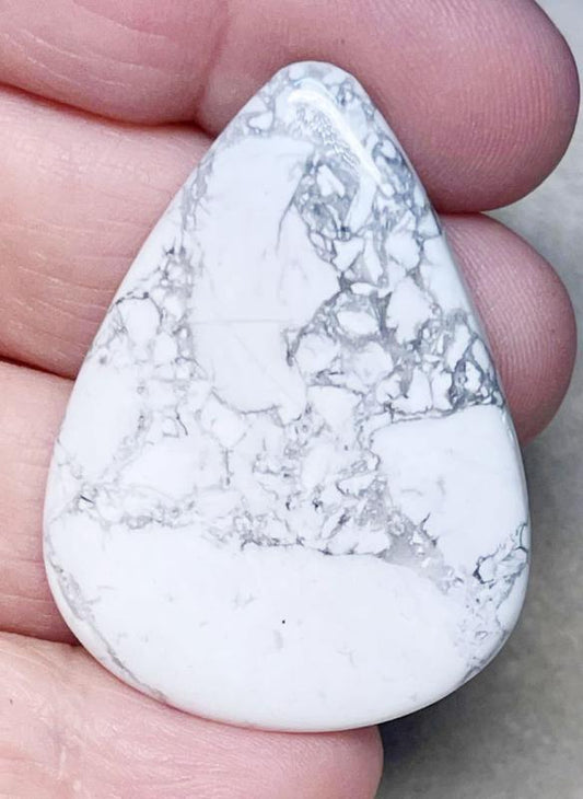 Teardrop 43x32mm Howlite Cabochon 07