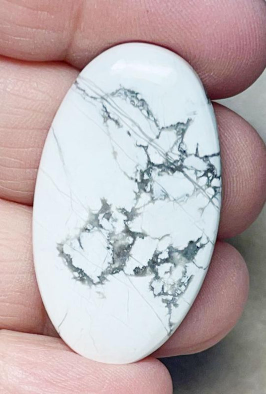 Oval 38x22mm Howlite Cabochon 08