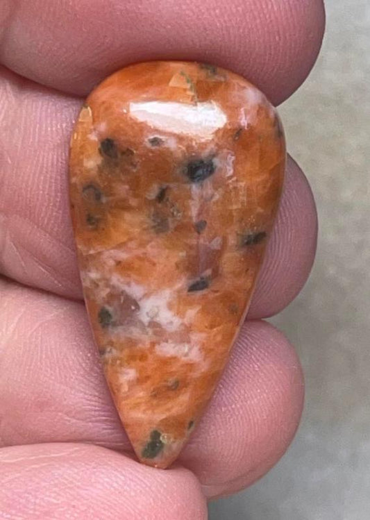 Teardrop 31x16mm Orchid Calcite Cabochon 01