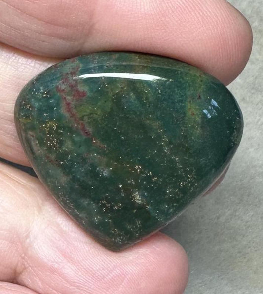Teardrop 29x31mm Indian Bloodstone Cabochon 08