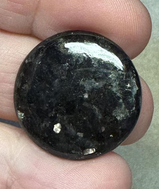 Round 26x26mm Nuummite Cabochon 13