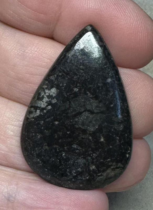 Teardrop 37x25mm Nuummite Cabochon 22