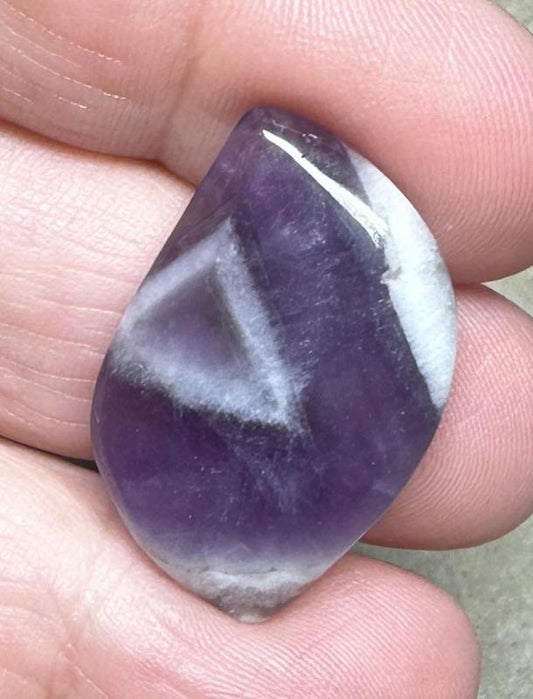 Freeform 29x19mm Tripache Amethyst Cabochon 35