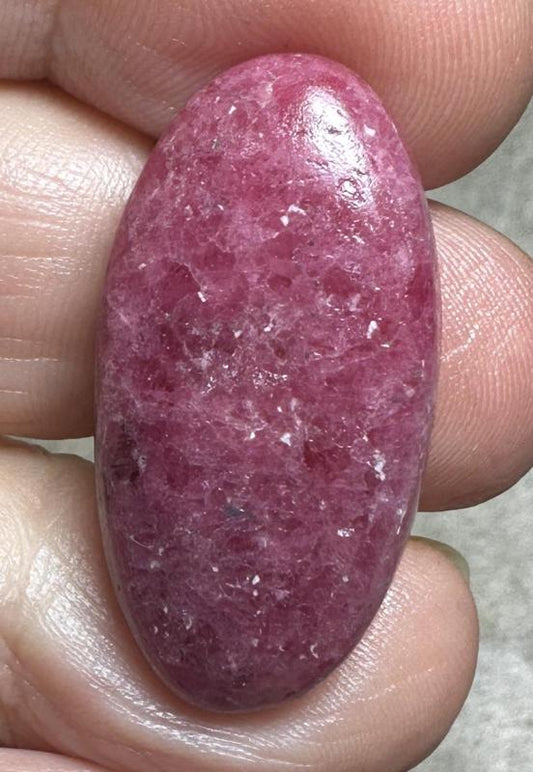 Oval 32x16mm Rhodonite Cabochon 20