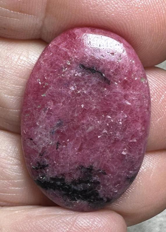 Oval 31x21mm Rhodonite Cabochon 21