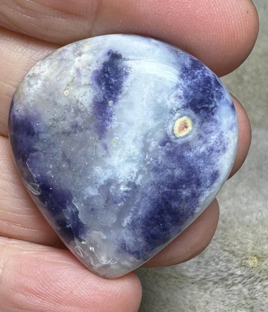 Teardrop 36x33mm Tiffany Stone Cabochon 32