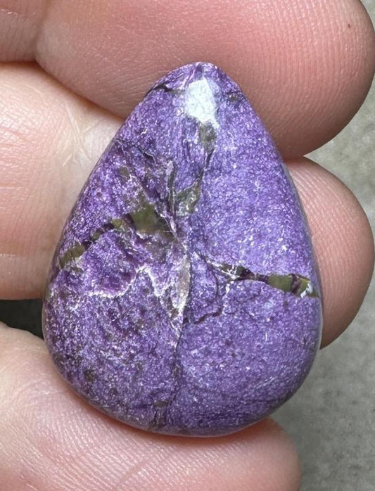 Teardrop 27x20mm Stichtite Cabochon 16