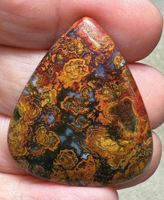 Teardrop 37x32mm Hungarian Agate Cabochon 01