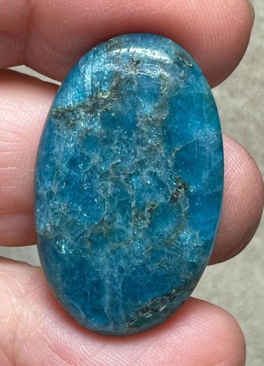 Oval 31x19mm Neon Apatite Cabochon 04