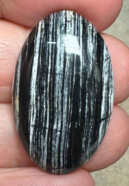 Oval 32x20mm Silver Leaf Obsidian Cabochon 30