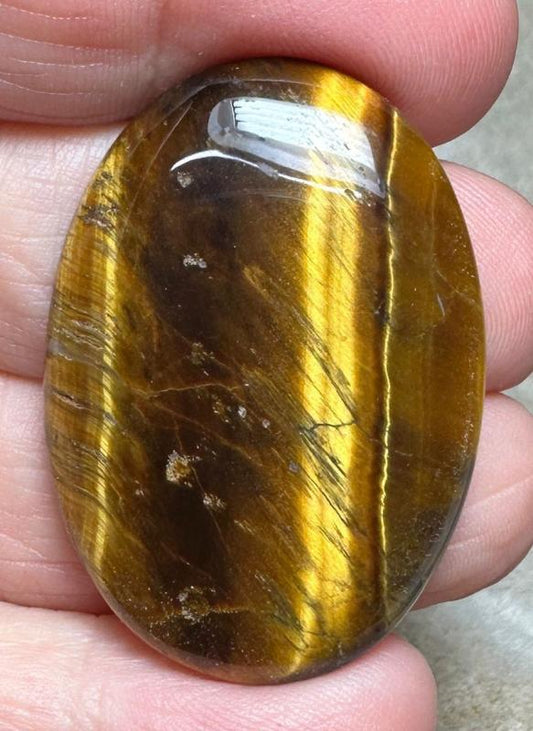 Oval 39x27mm Tigers Eye Cabochon 38