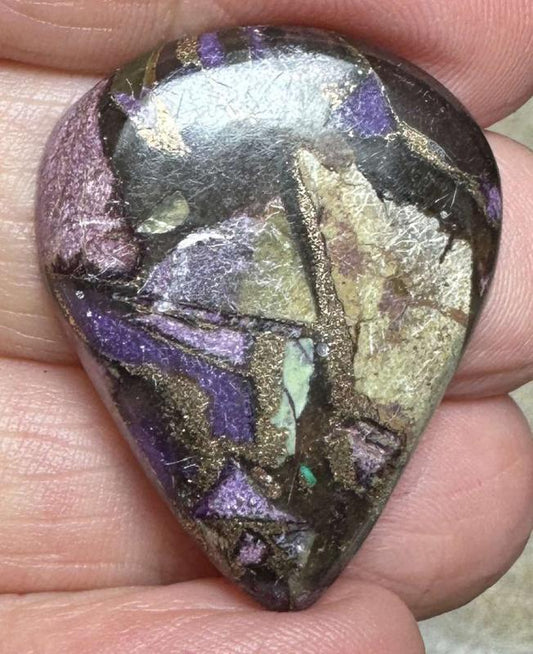 Teardrop 31x25mm Mohave Atlantasite Cabochon 07