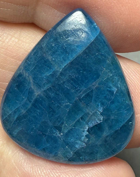 Teardrop 27x23mm Neon Apatite Cabochon 47