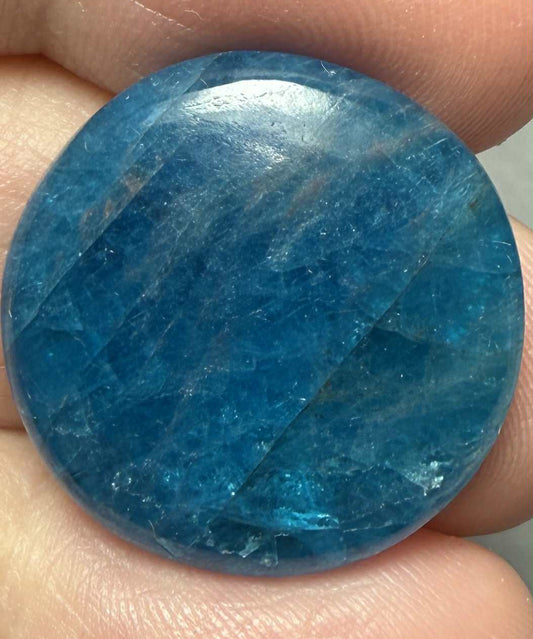 Round 23x23mm Neon Apatite Cabochon 54
