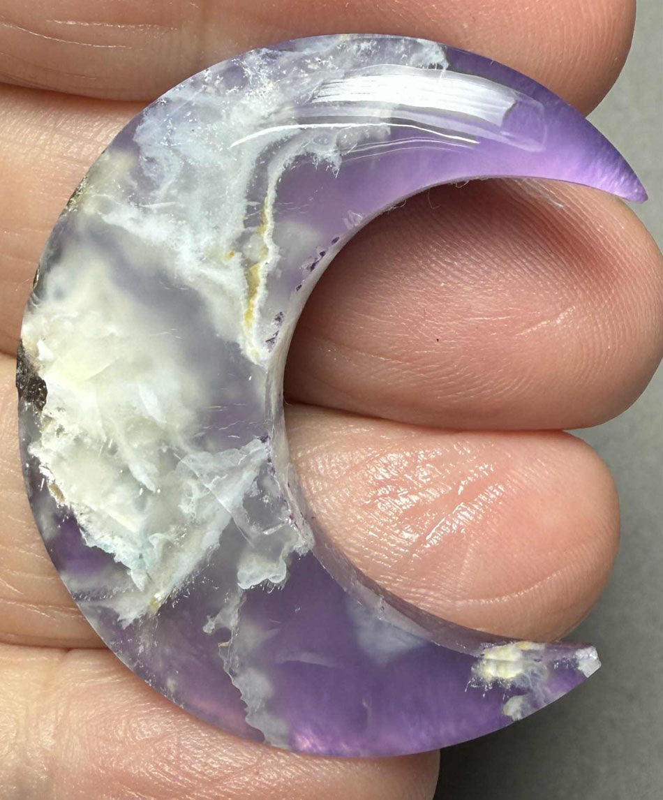 Moon 38x32mm Indonesian Plume Agate Doublet Cabochon 83