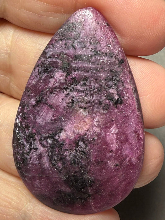 Teardrop 48x31mm Indian Ruby Cabochon 10