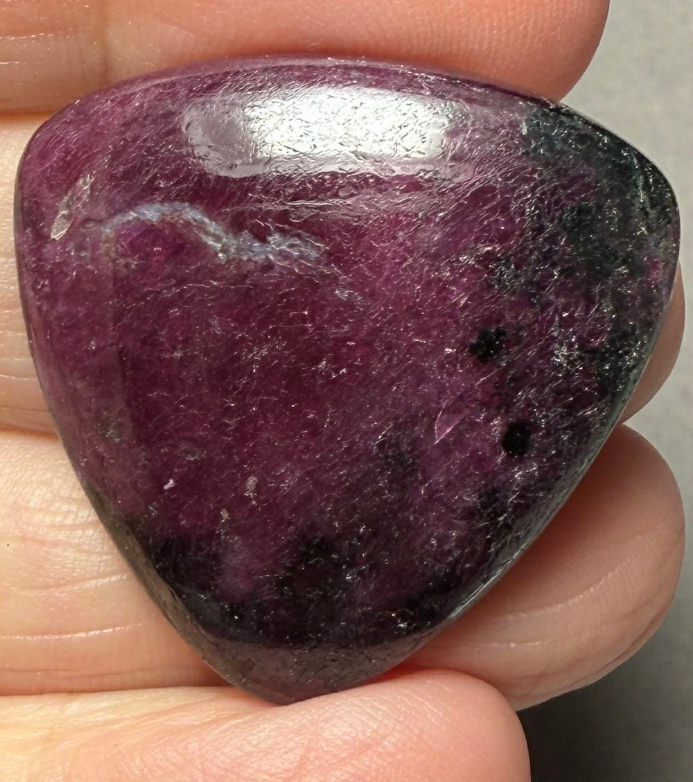 Teardrop 31x31mm Indian Ruby Cabochon 12