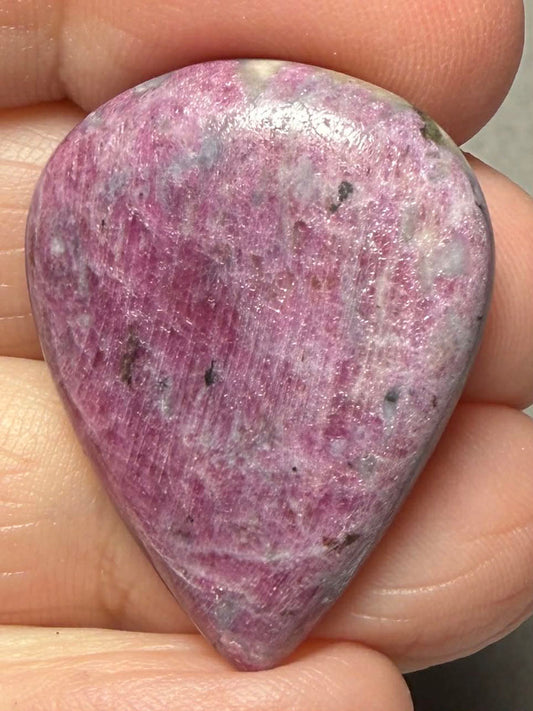 Teardrop 31x24mm Indian Ruby Cabochon 16