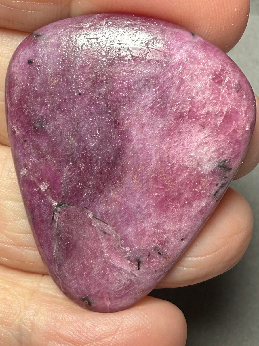 Teardrop 41x34mm Indian Ruby Cabochon 28