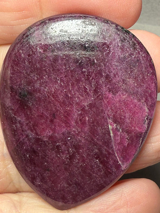 Teardrop 47x38mm Indian Ruby Cabochon 30