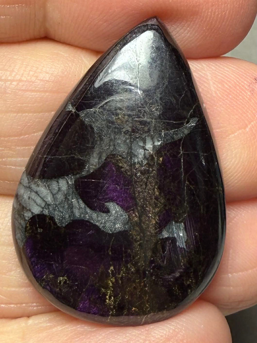 Teardrop 33x23mm Purpurite Cabochon 17