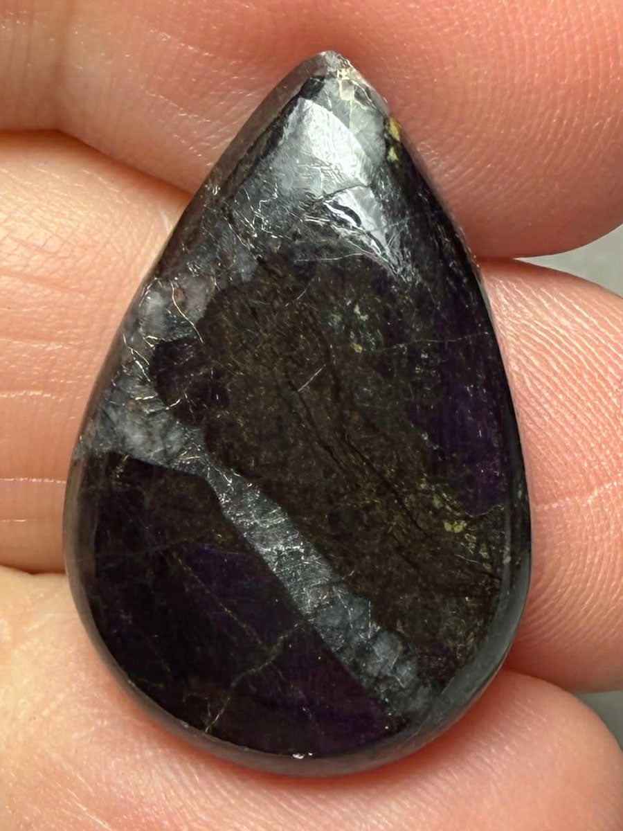 Teardrop 25x17mm Purpurite Cabochon 35