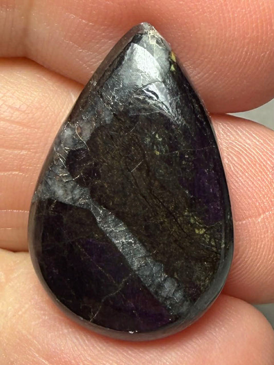 Teardrop 25x17mm Purpurite Cabochon 35