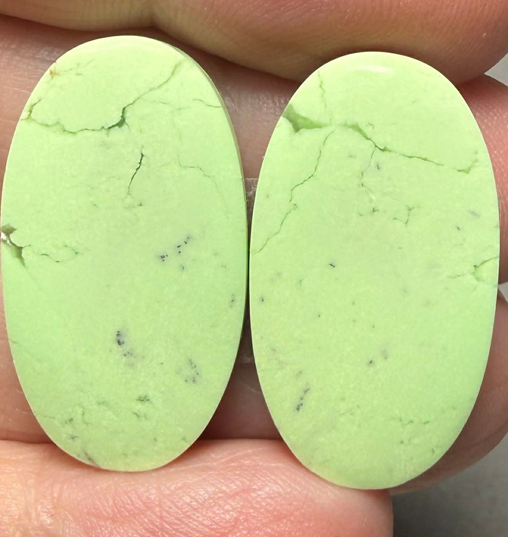 Oval 27x15mm Lemon Chrysoprase Cabochon Pair 16