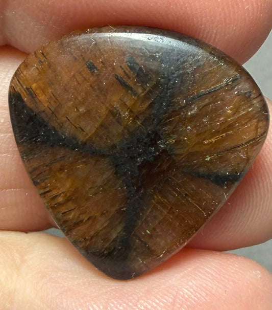 Teardrop 23x21mm Chiastolite Cabochon 20